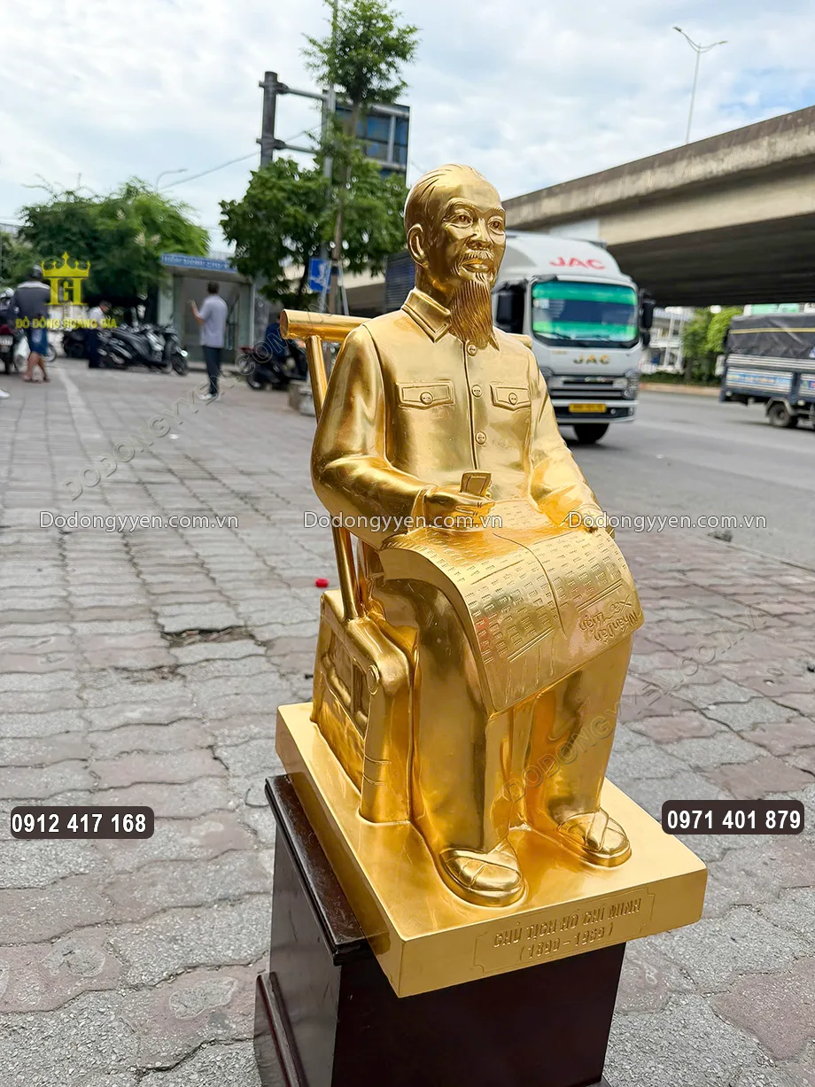 To&agrave;n bộ bề mặt được d&aacute;t v&agrave;ng 9999 sang trọng